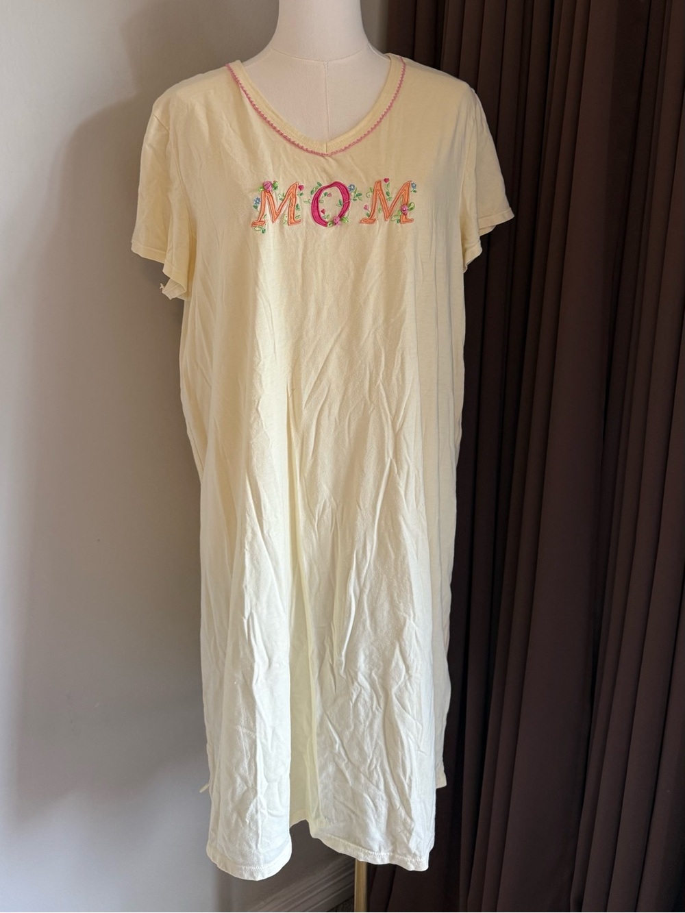 Secret Treasures Pale Yellow 'MOM' Short-Sleeve Nightgown with Pink Trim